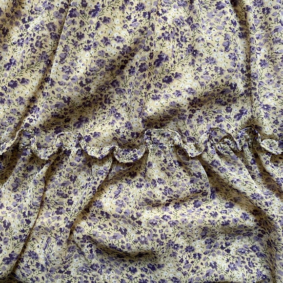 She + Sky DRESS. Brand She and Sky. Size medium. Lavender Floral print. - Picture 5 of 12